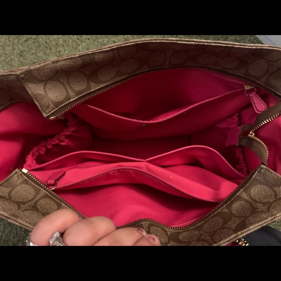 Coach diaper bag with changing pad - Picture 3 of 3